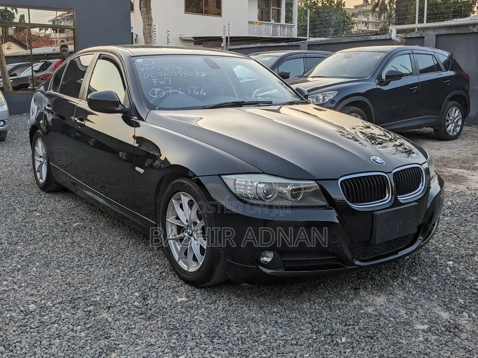BMW 3 Series 320i RWD 2010 Black