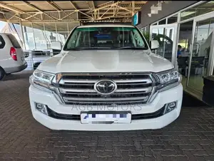 Toyota Land Cruiser 2020 White