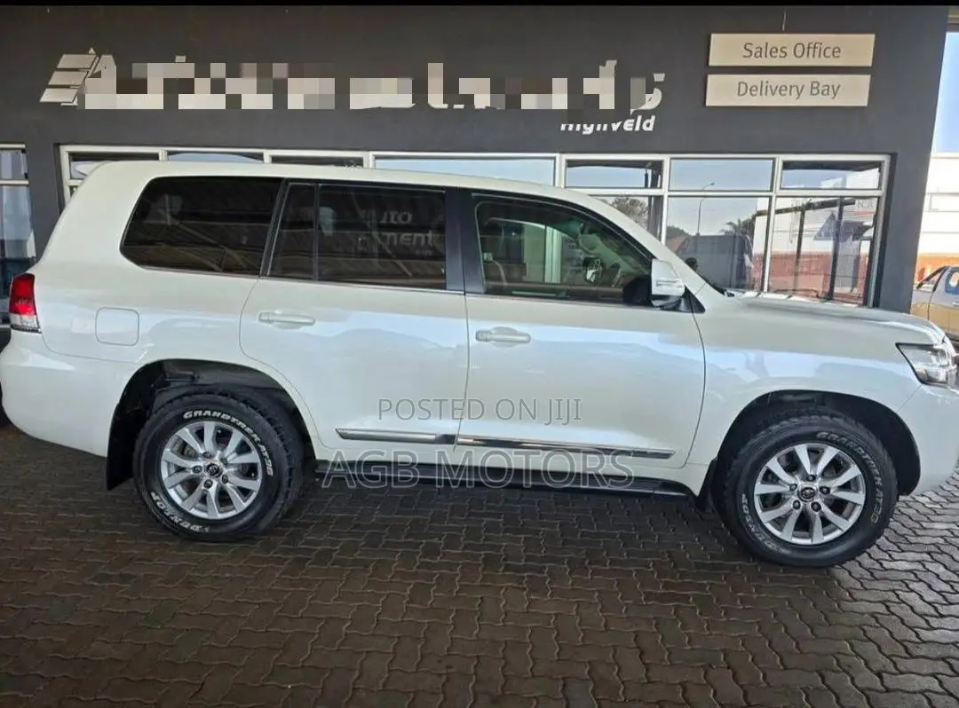 Toyota Land Cruiser 2020 White