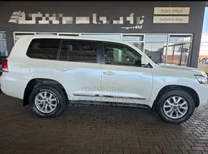 Toyota Land Cruiser 2020 White