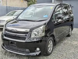 Toyota Noah 2.0 143hp AWD (8 Seater) 2008 Black