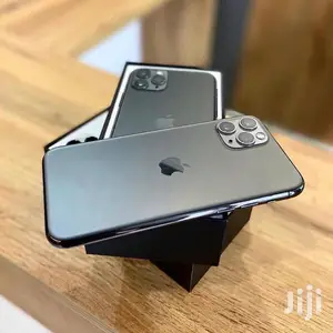 New Apple iPhone 11 Pro Max 64 GB Gold