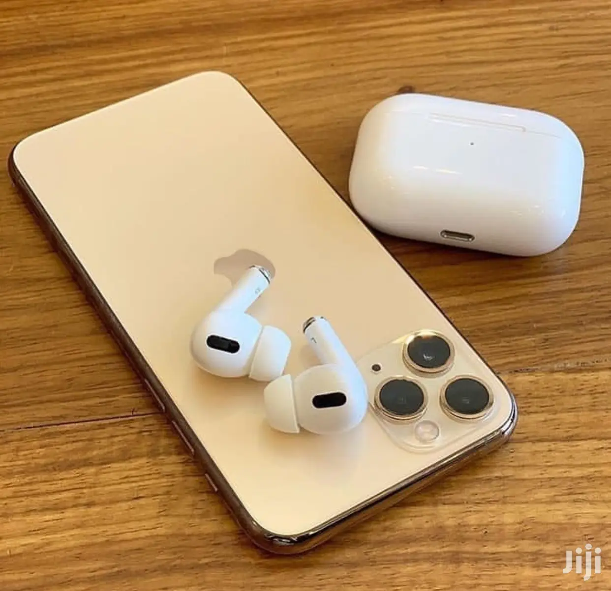 New Apple iPhone 11 Pro Max 64 GB Gold