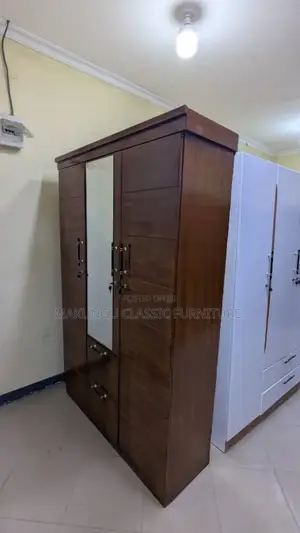 Kabati Milango Mitatu Ni Mbao Tupu