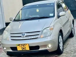 Toyota IST 2003 Silver