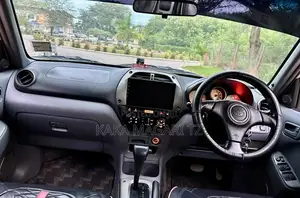 Toyota RAV4 2005 Gold