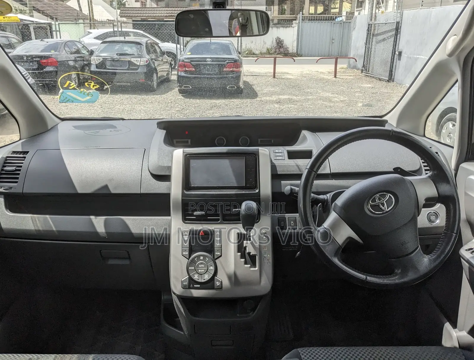 Toyota Noah 2010 Black
