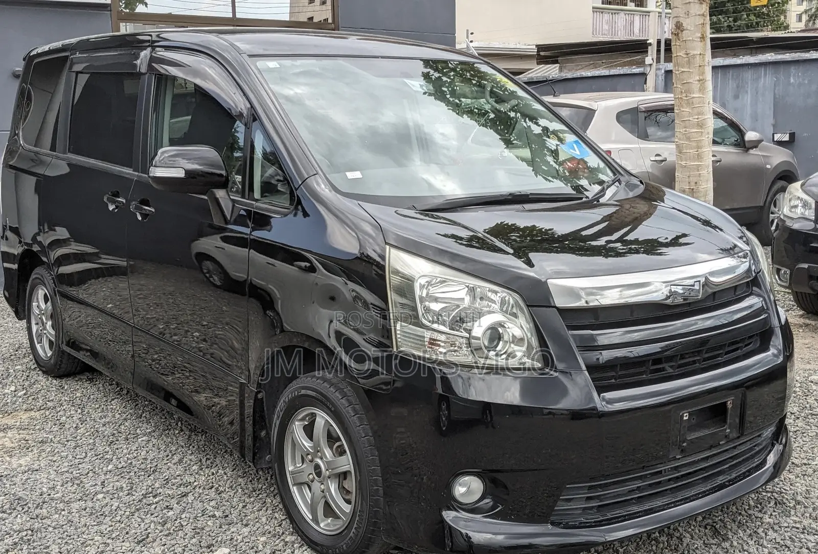 Toyota Noah 2010 Black