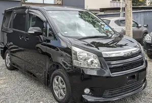 Toyota Noah 2010 Black