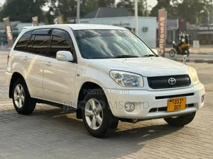 Toyota RAV4 2005 White