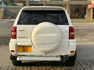 Toyota RAV4 2005 White