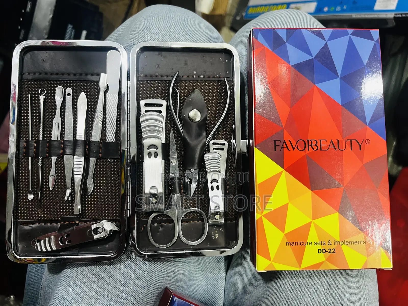Manicure Nail Cut – Clean Elegant Finish Set