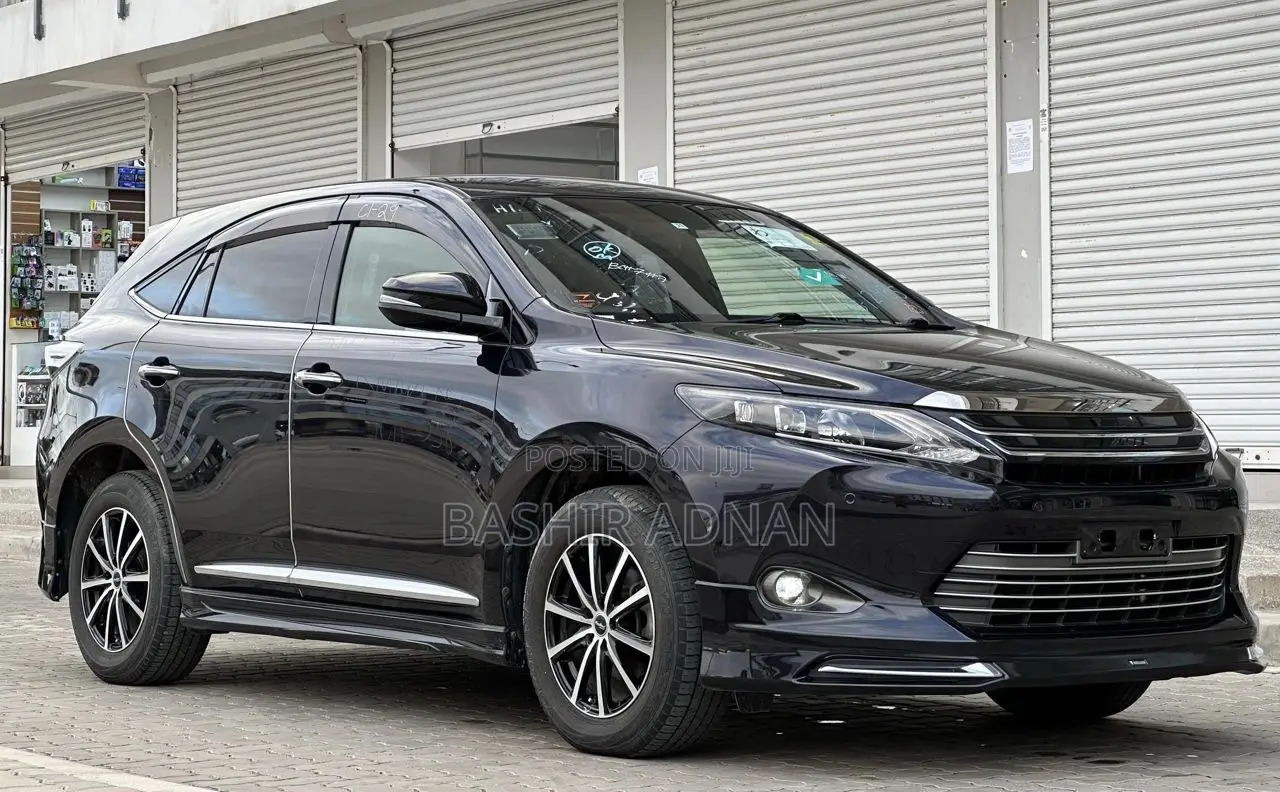 Toyota Harrier 2.0 2016 Black