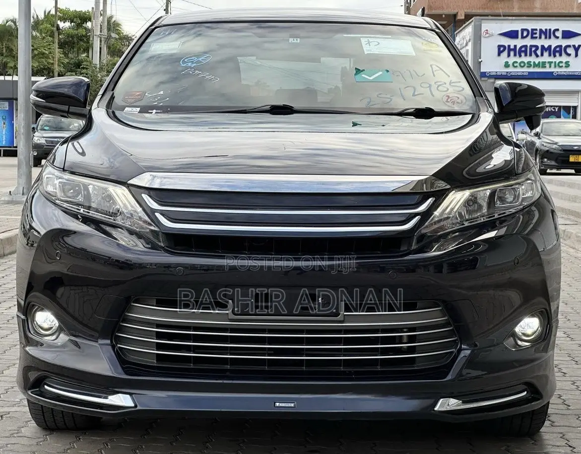Toyota Harrier 2.0 2016 Black