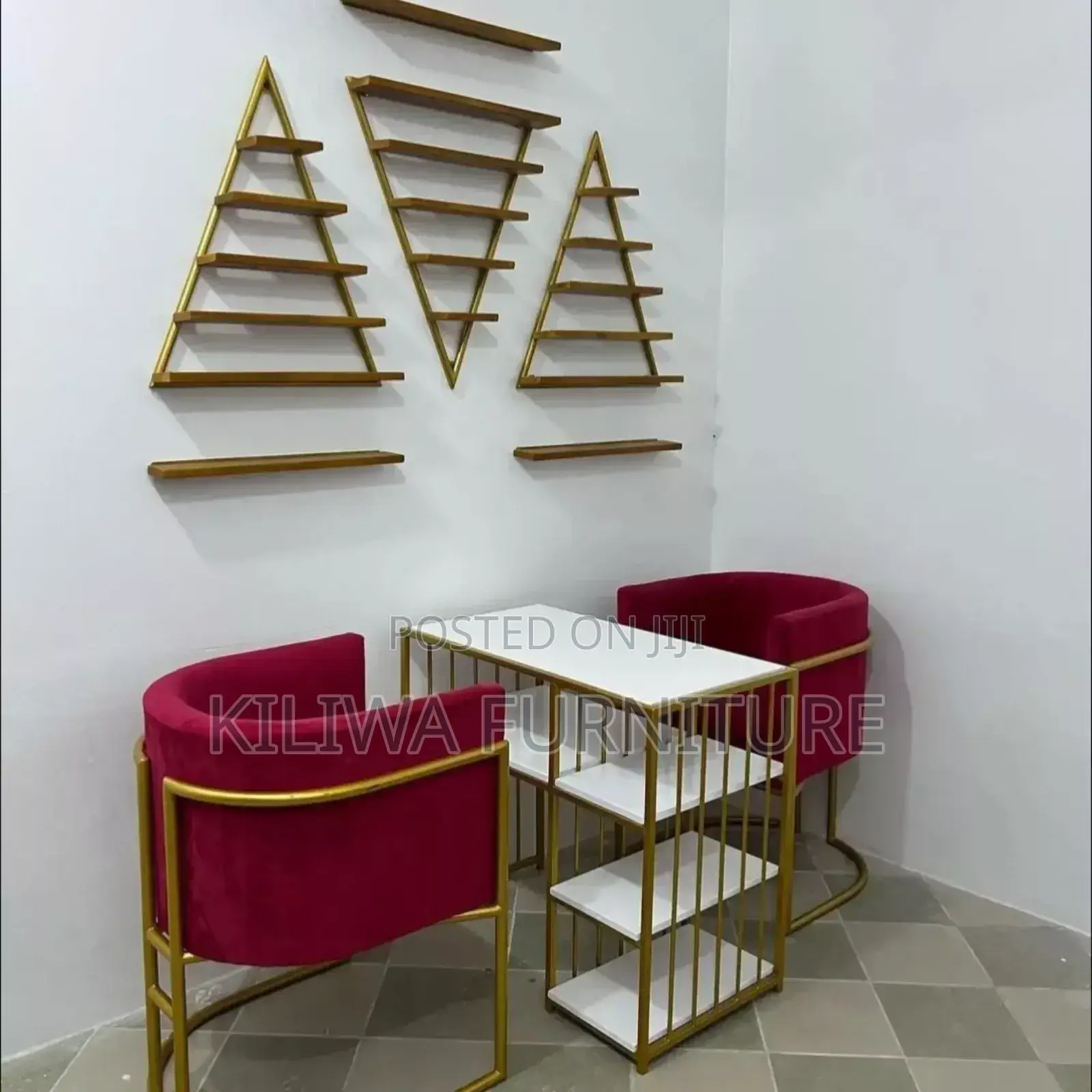 Shelves Za Salon Na Cosmetics