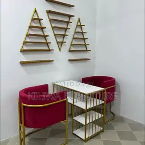 Shelves Za Salon Na Cosmetics