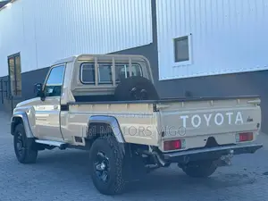 Toyota Land Cruiser 2022 Beige