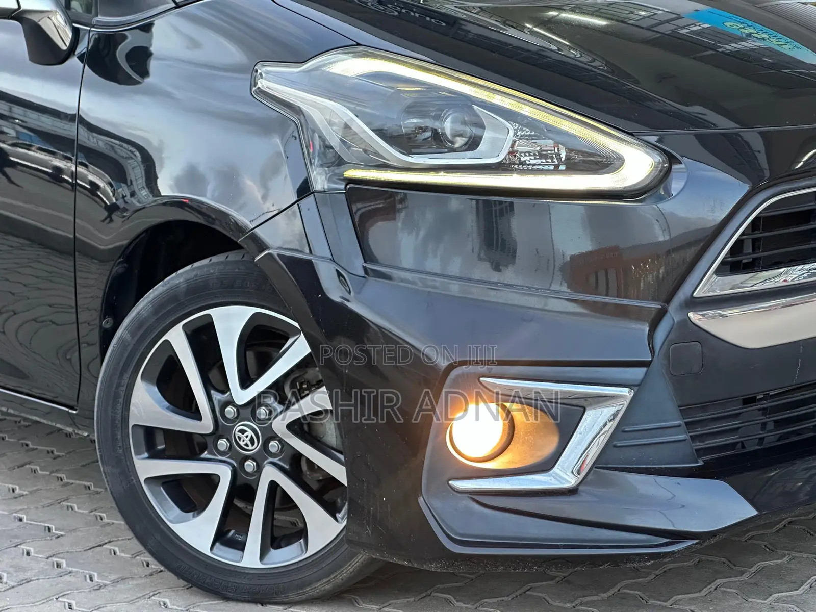 Toyota Sienta 1.5 FWD 2015 Black