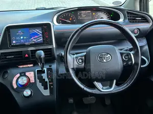 Toyota Sienta 1.5 FWD 2015 Black