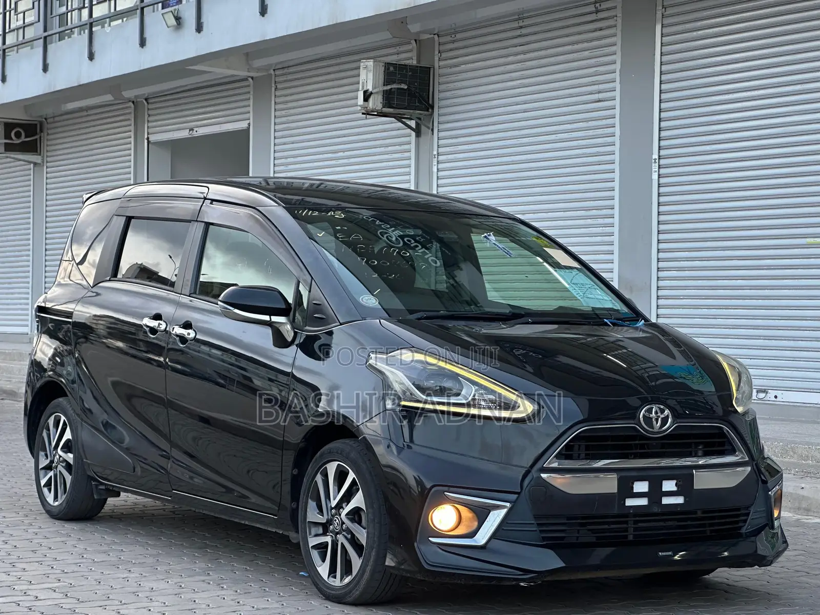 Toyota Sienta 1.5 FWD 2015 Black