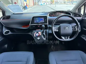 Toyota Sienta 1.5 FWD 2015 Black