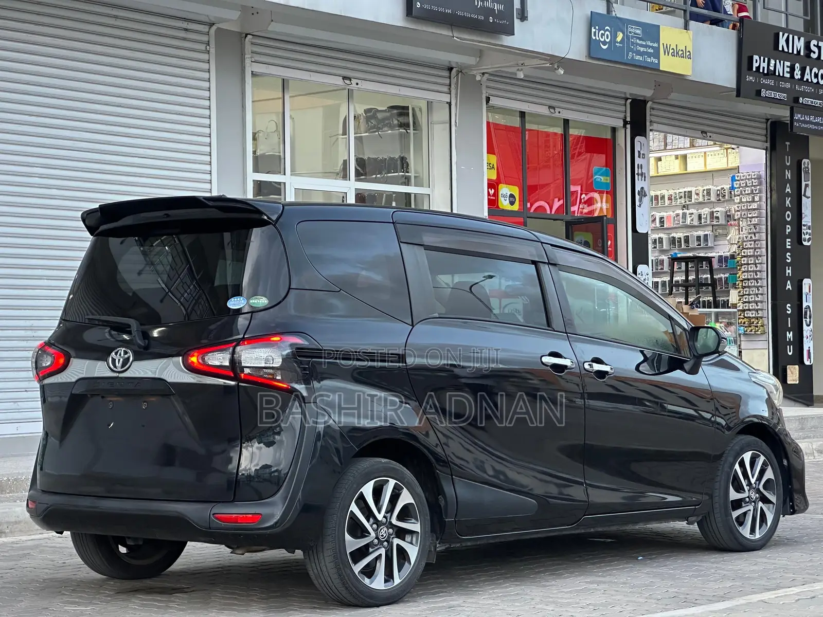 Toyota Sienta 1.5 FWD 2015 Black