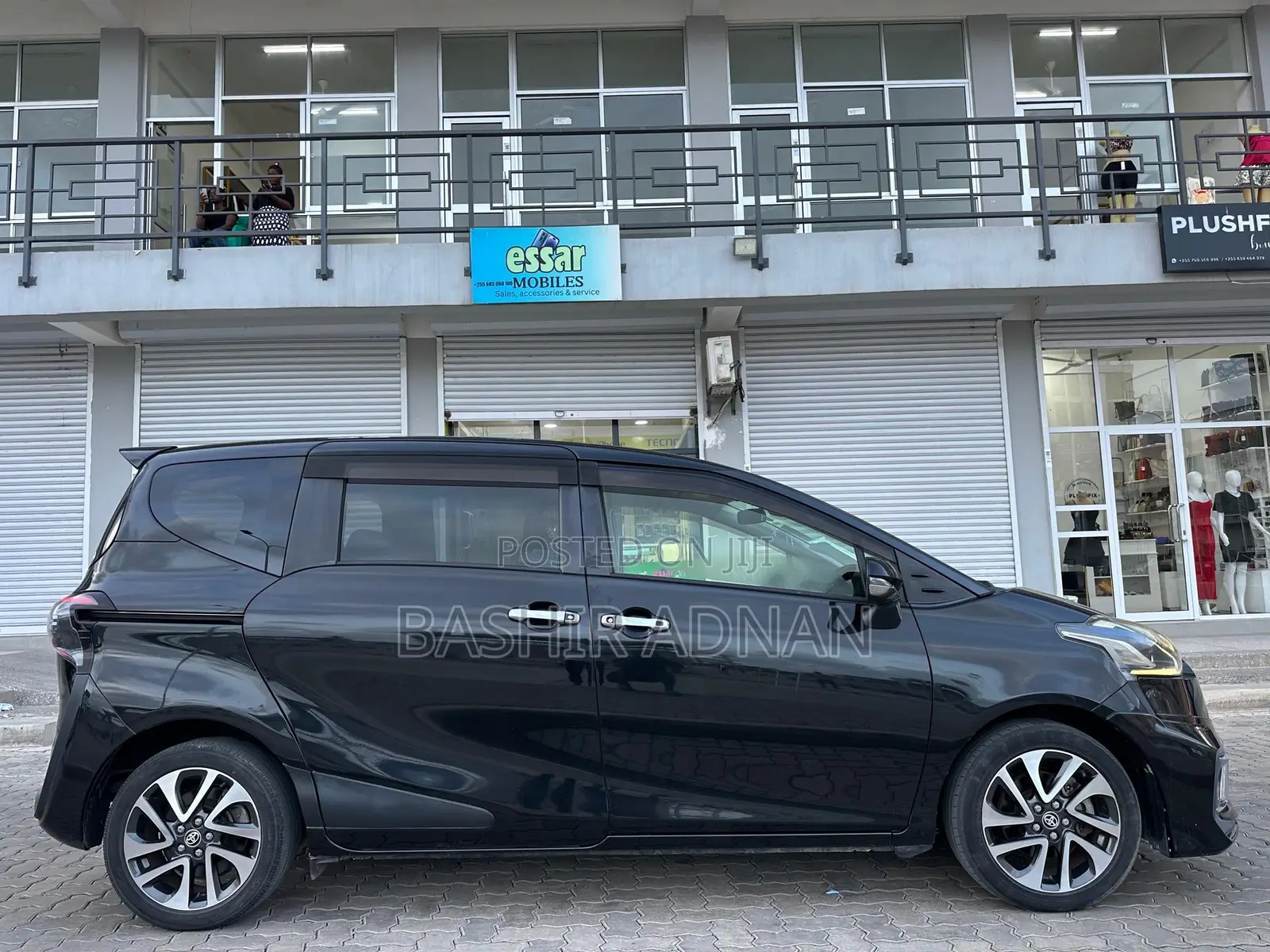 Toyota Sienta 1.5 FWD 2015 Black