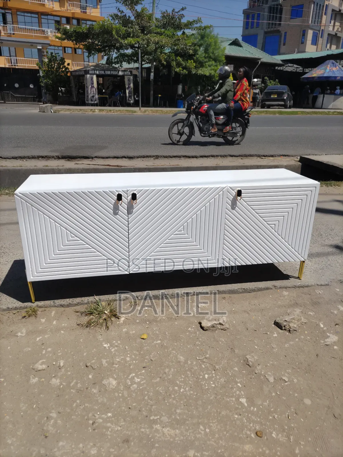 Tv Stand Nyeupe Futi 5