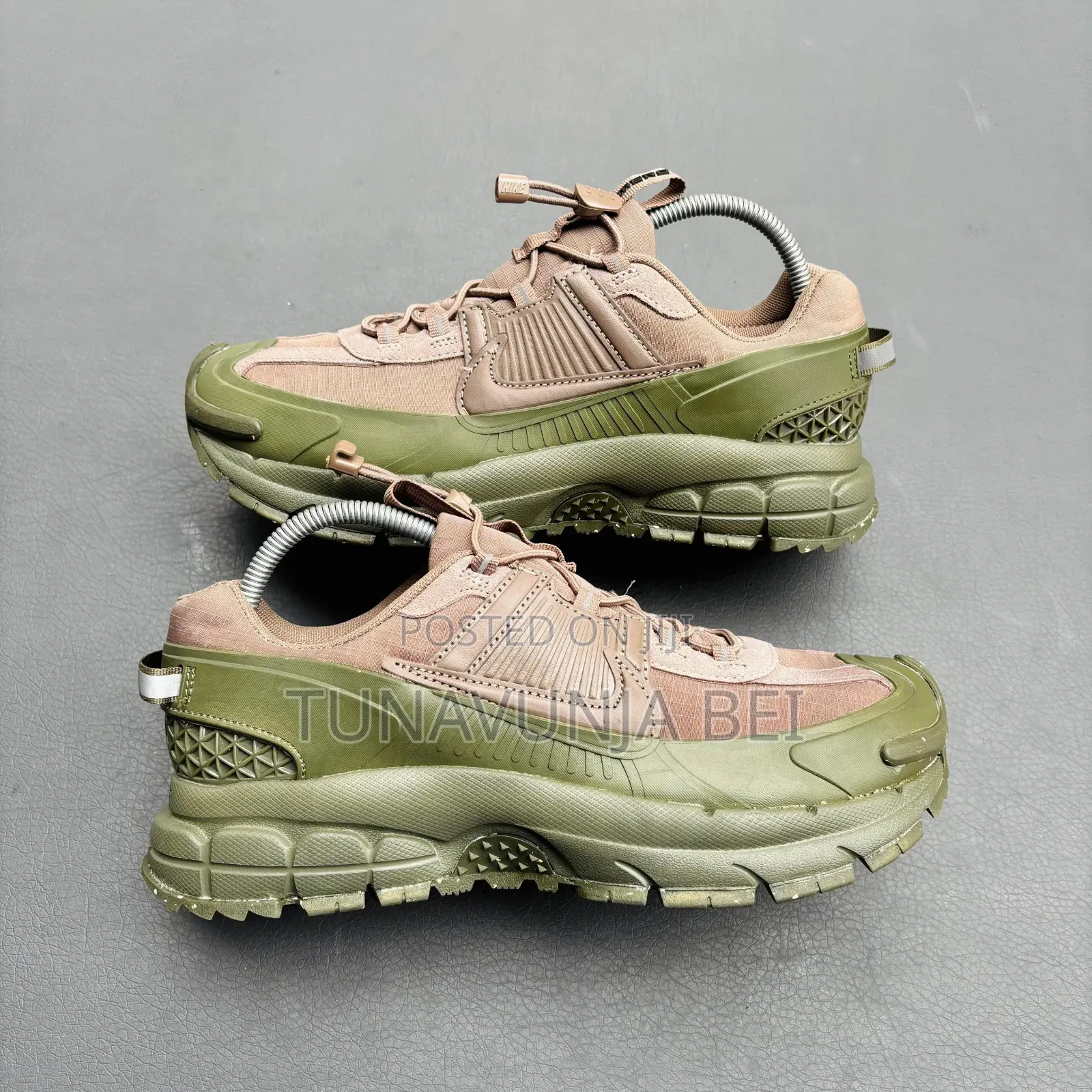 Nike Vomero Roam Sneakers