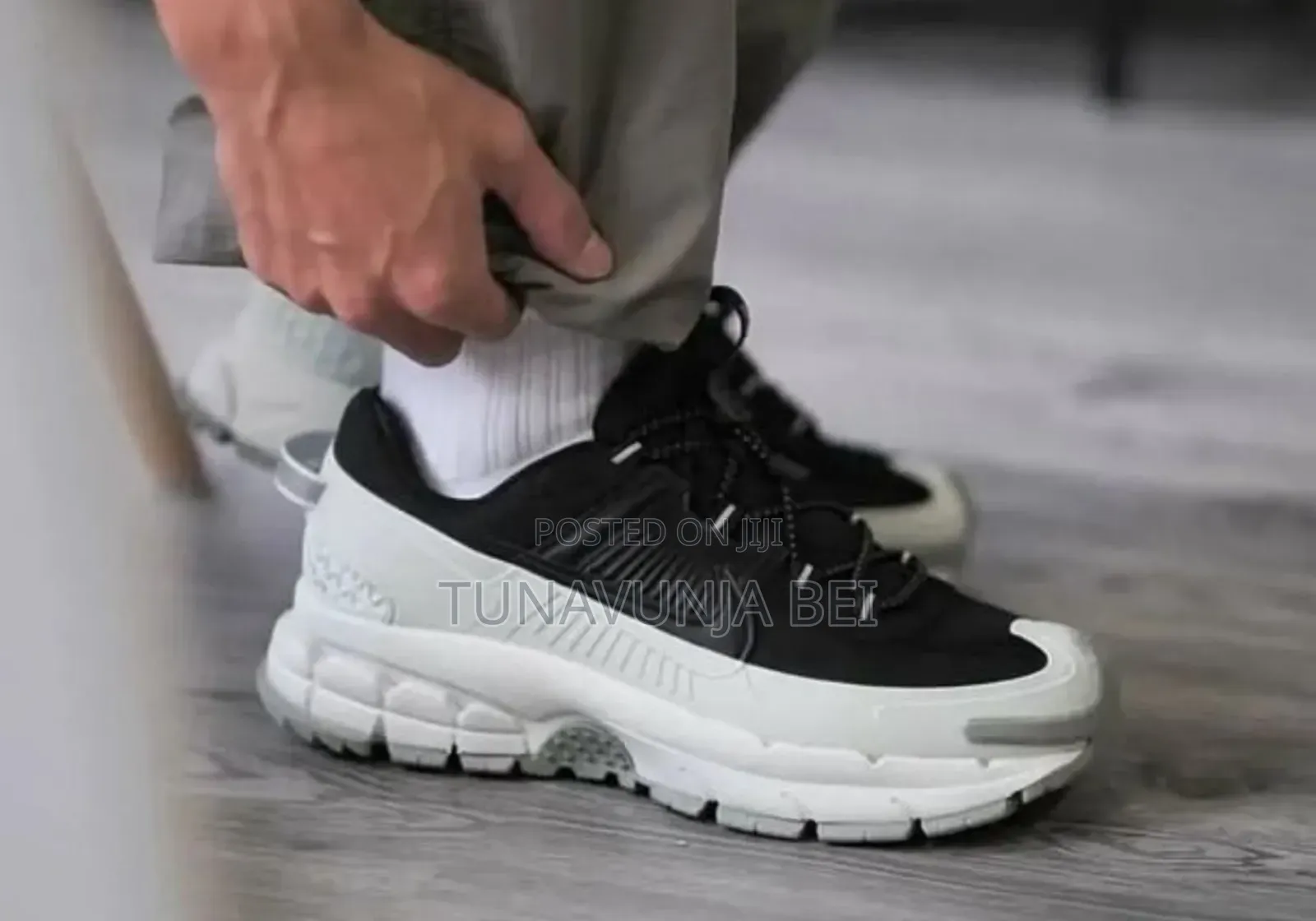 Nike Vomero Roam Sneakers