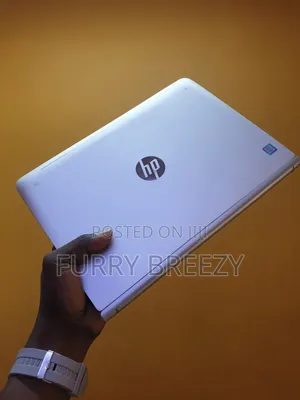 New Laptop HP Pavilion X2 210 4GB Intel Core M3 SSD 256GB