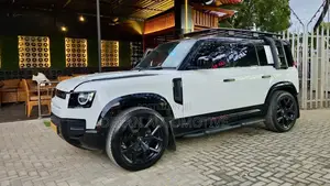Land Rover Defender X-Dynamic SE 2023 White