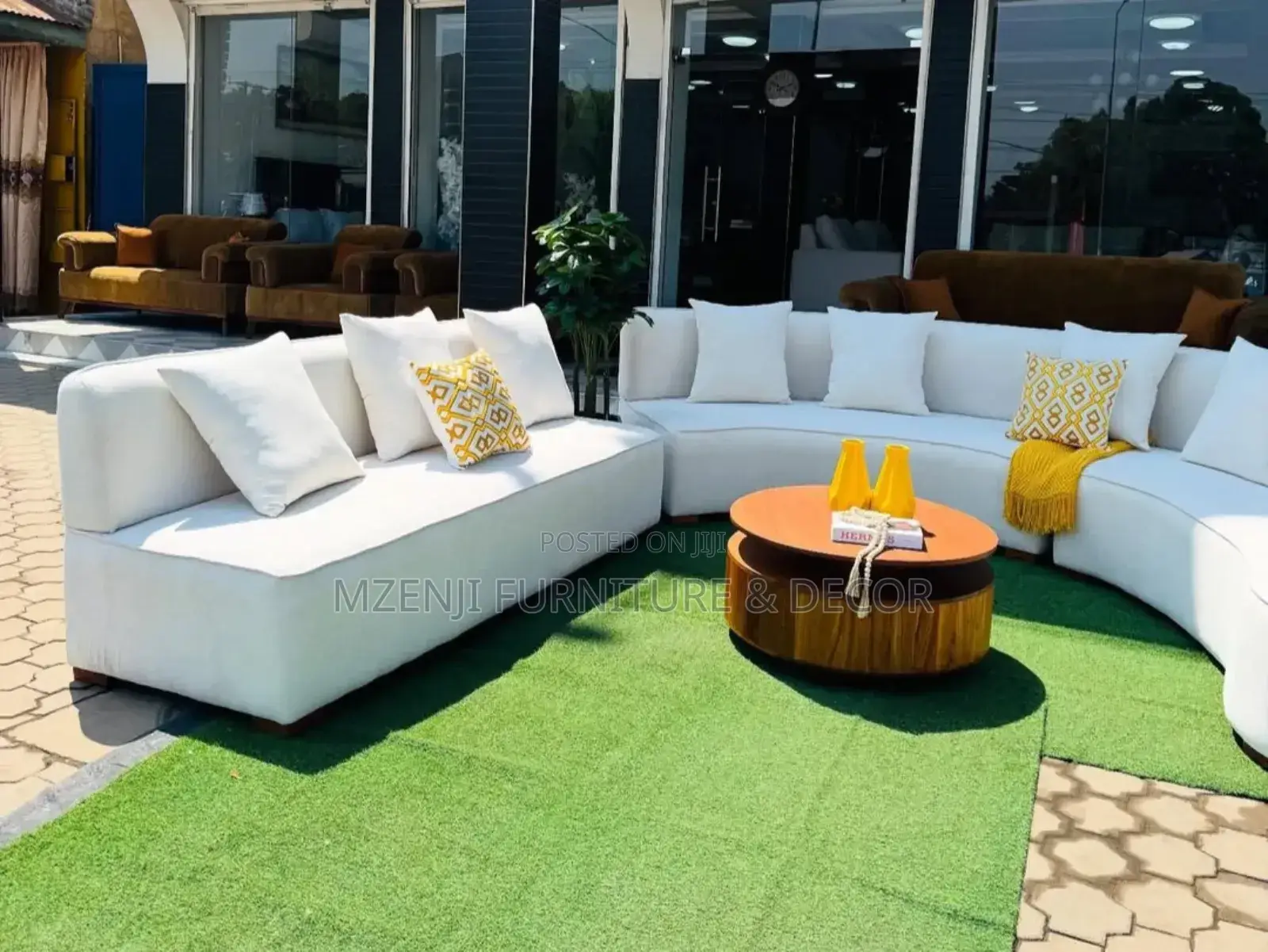 Sofa Set Round Shaped White in Color