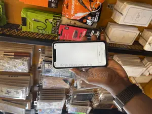 Apple iPhone 11 64 GB White