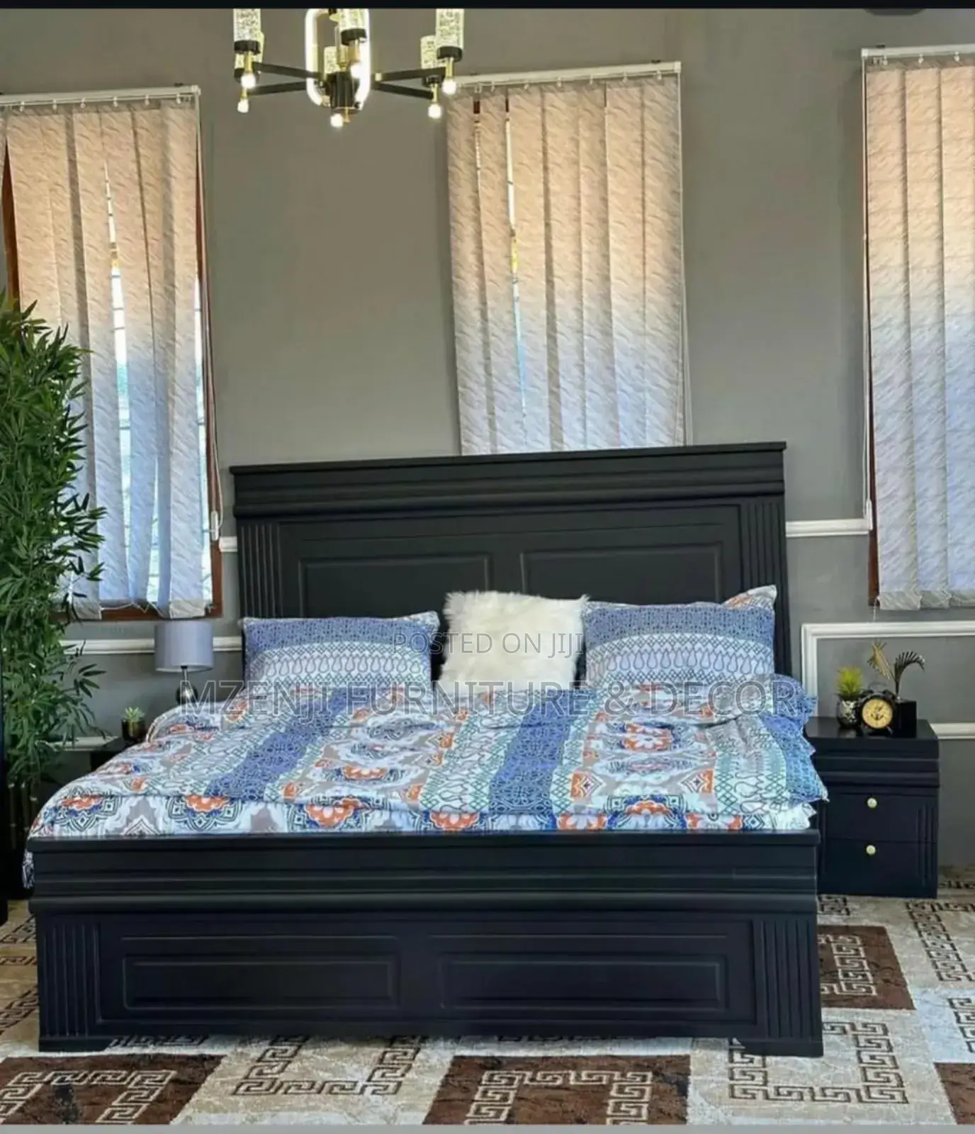 Kitanda Cha Mbao Na Two Bedside