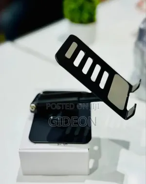 P47 Phone Stand