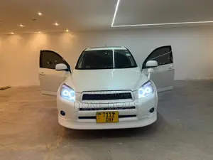 Toyota RAV4 2008 White