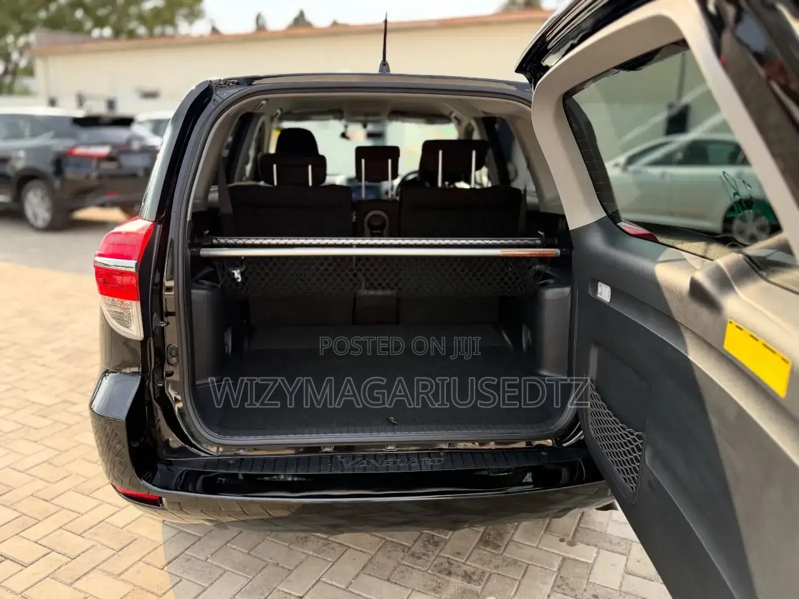 Toyota Vanguard 2012 Black