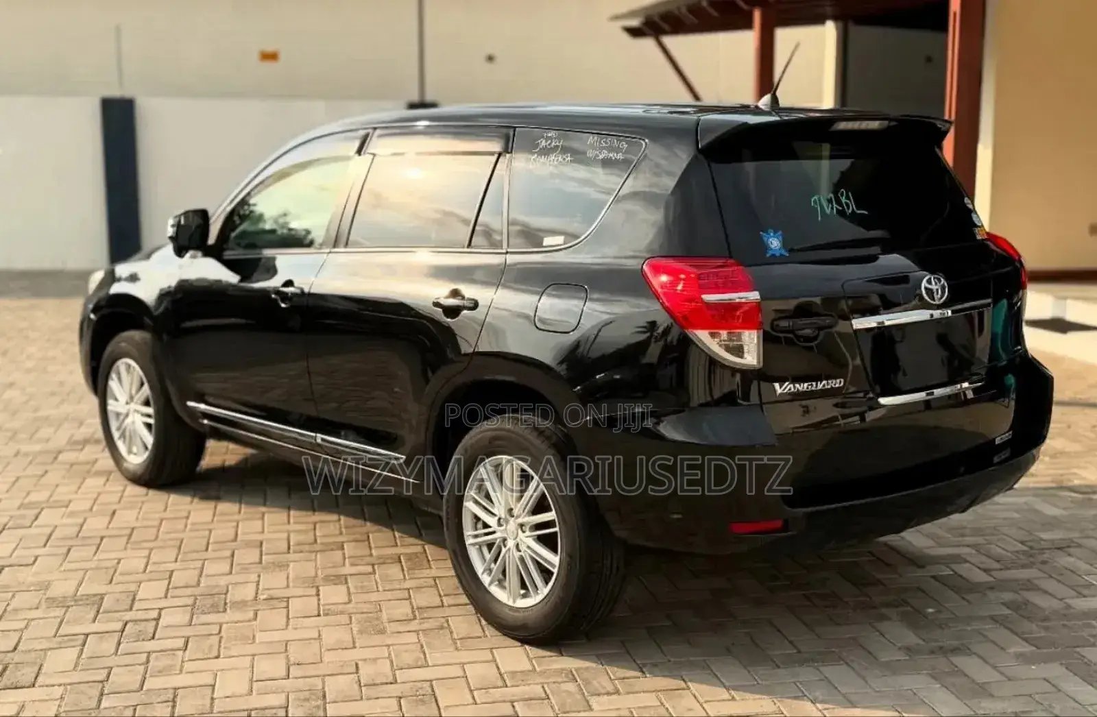 Toyota Vanguard 2012 Black
