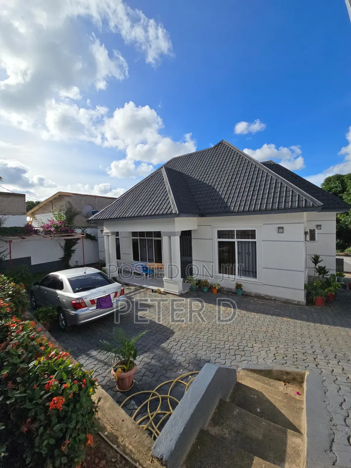 5bdrm Maisonette in Goba for sale