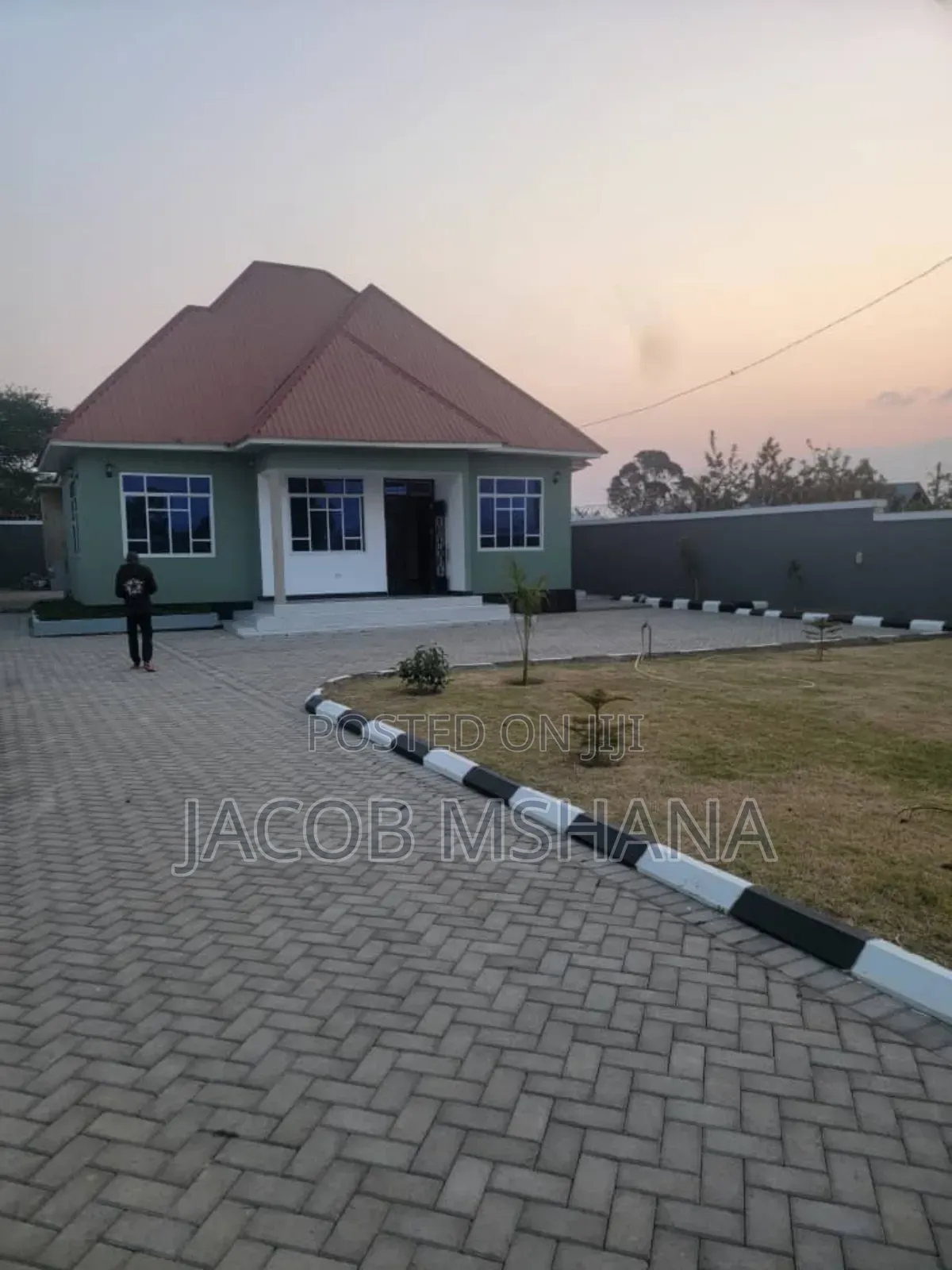 4bdrm House in Kitwiru Street, Iringa Municipal for sale