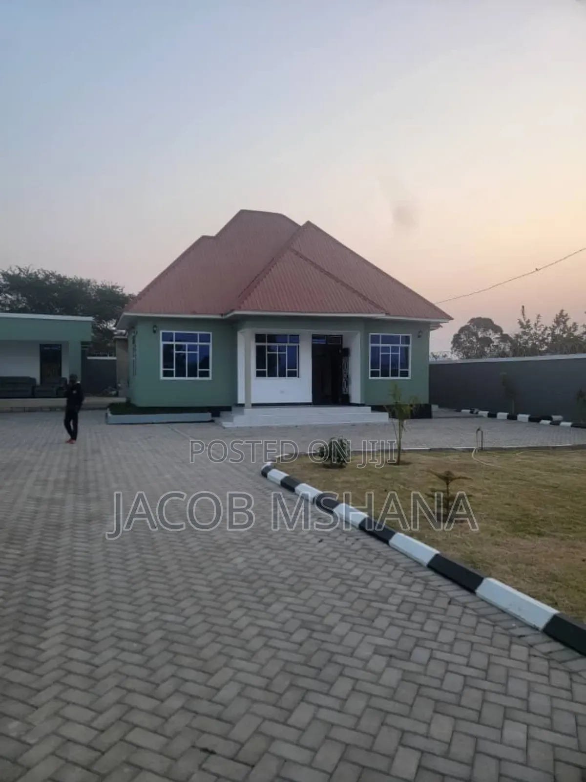 4bdrm House in Kitwiru Street, Iringa Municipal for sale