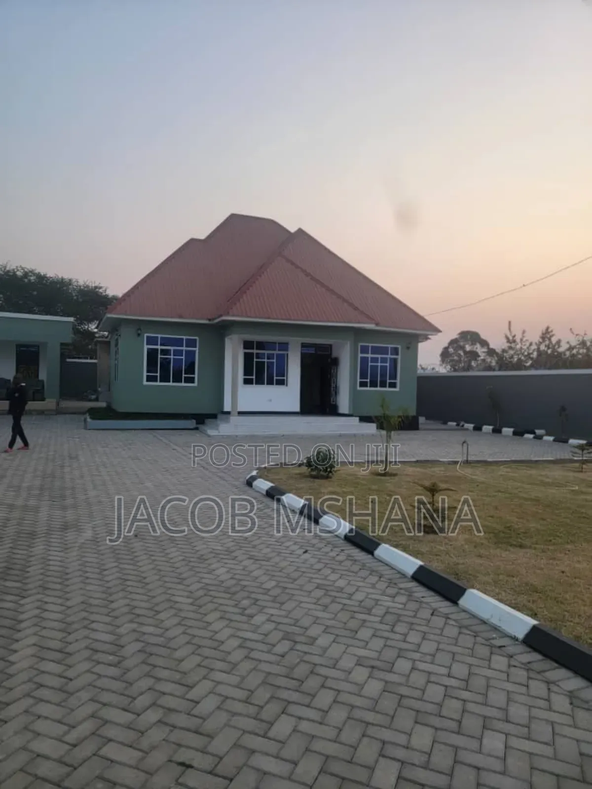 4bdrm House in Kitwiru Street, Iringa Municipal for sale