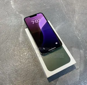 New Apple iPhone 13 128 GB Green