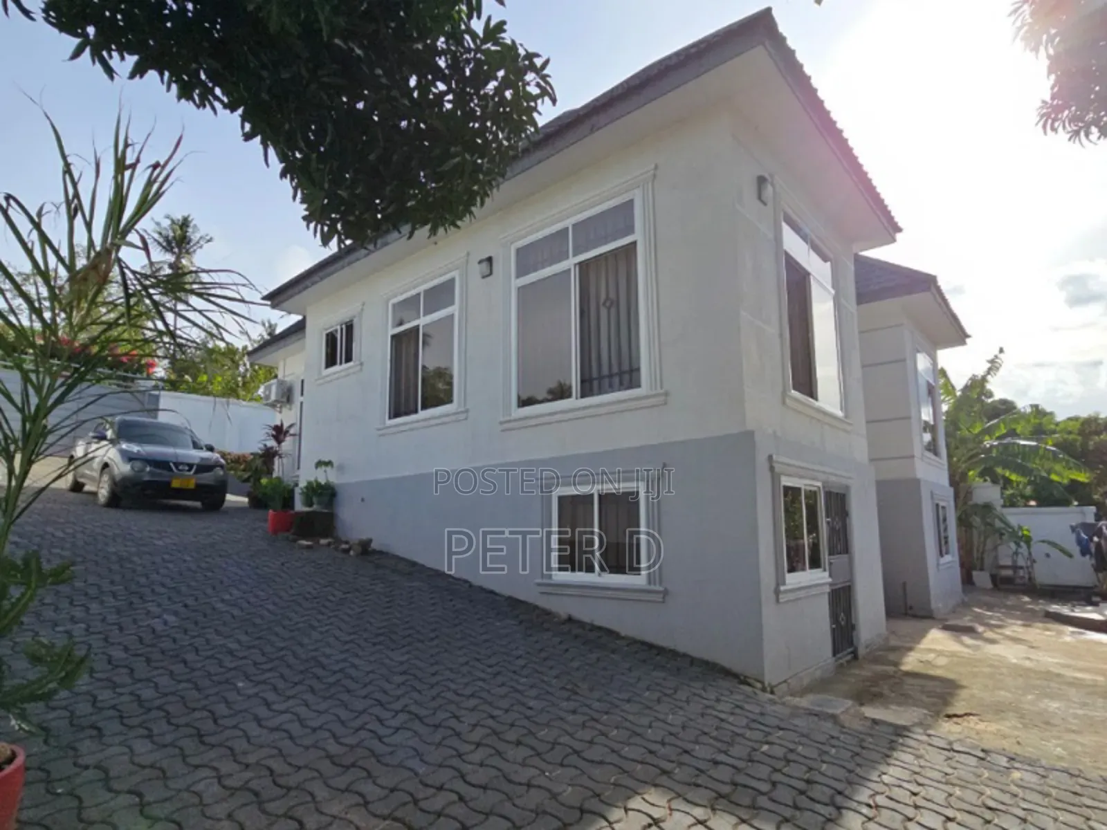 5bdrm Maisonette in Goba for sale