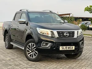 Nissan Navara 2020 Black