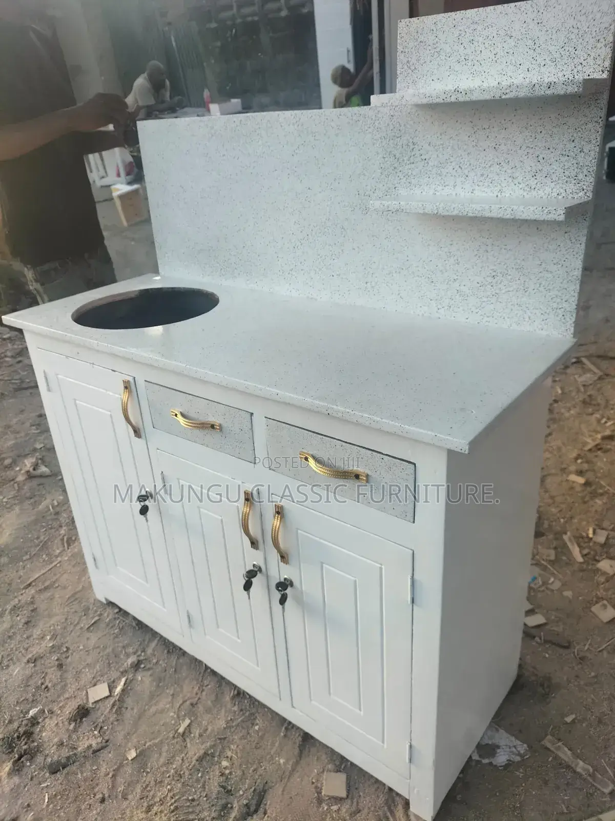 Kitchen Cabinet Milango Miwili Na Milango Mitatu