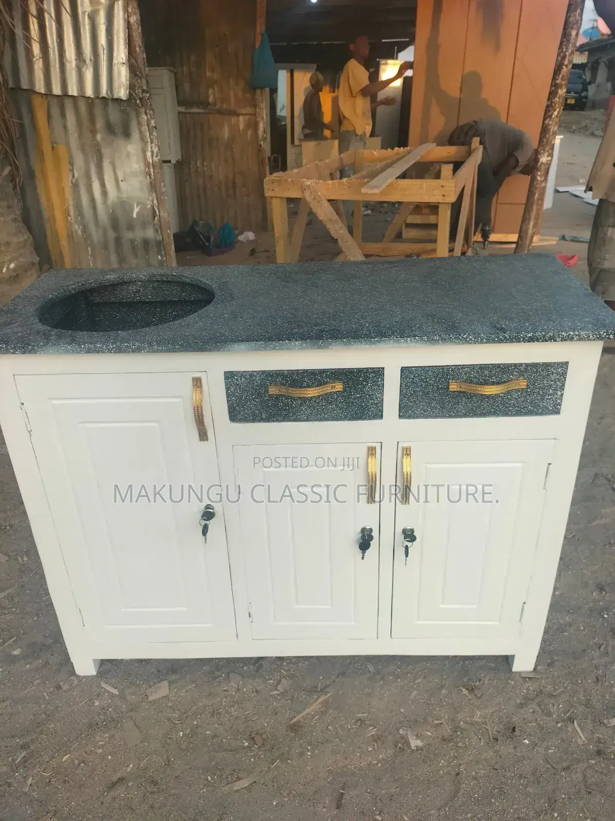 Kitchen Cabinet Milango Miwili Na Milango Mitatu