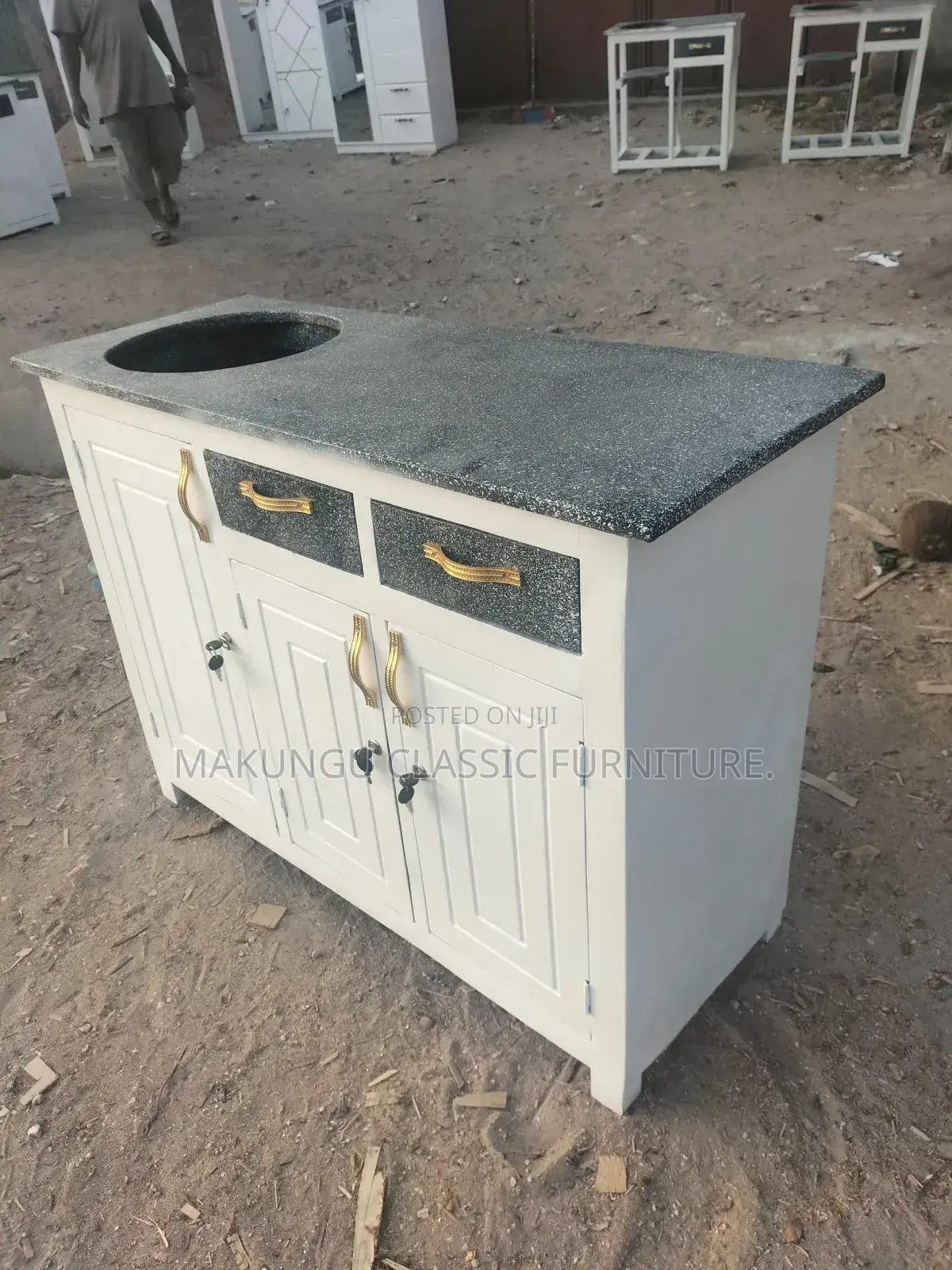 Kitchen Cabinet Milango Miwili Na Milango Mitatu
