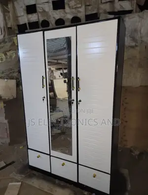 Kabati La Milango Mitatu La Kisasa Lina Kioo,Droo Ni Imara